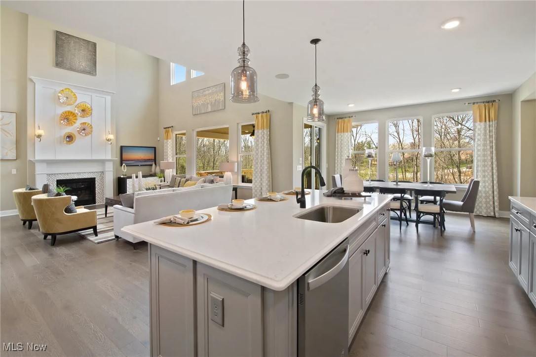 FIELDSTONE LANDING - Residential