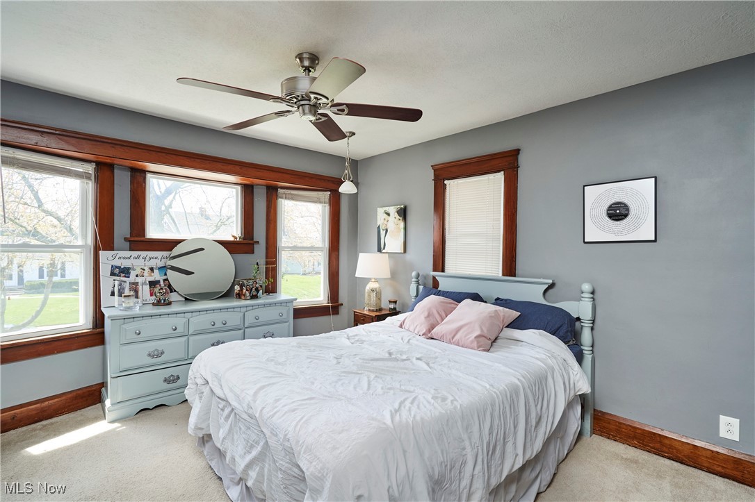 2551 Robindale Avenue, Akron, Ohio image 12