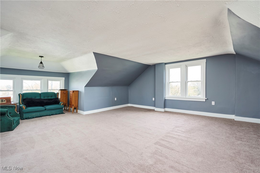 2551 Robindale Avenue, Akron, Ohio image 18