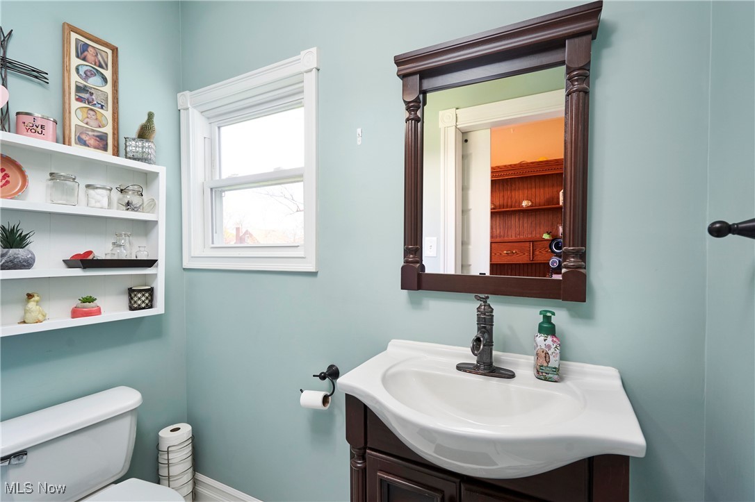 2551 Robindale Avenue, Akron, Ohio image 11