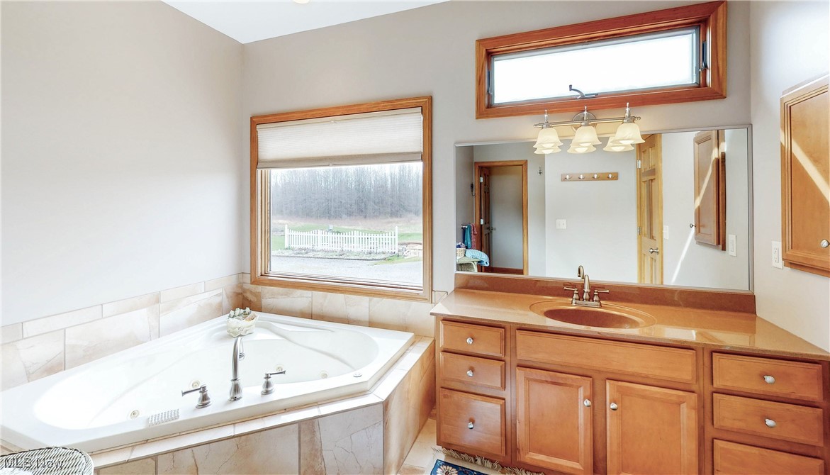 3965 Nelson Mosier Road, Leavittsburg, Ohio image 16