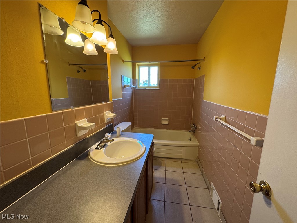 Banbury Village Condo - Residential