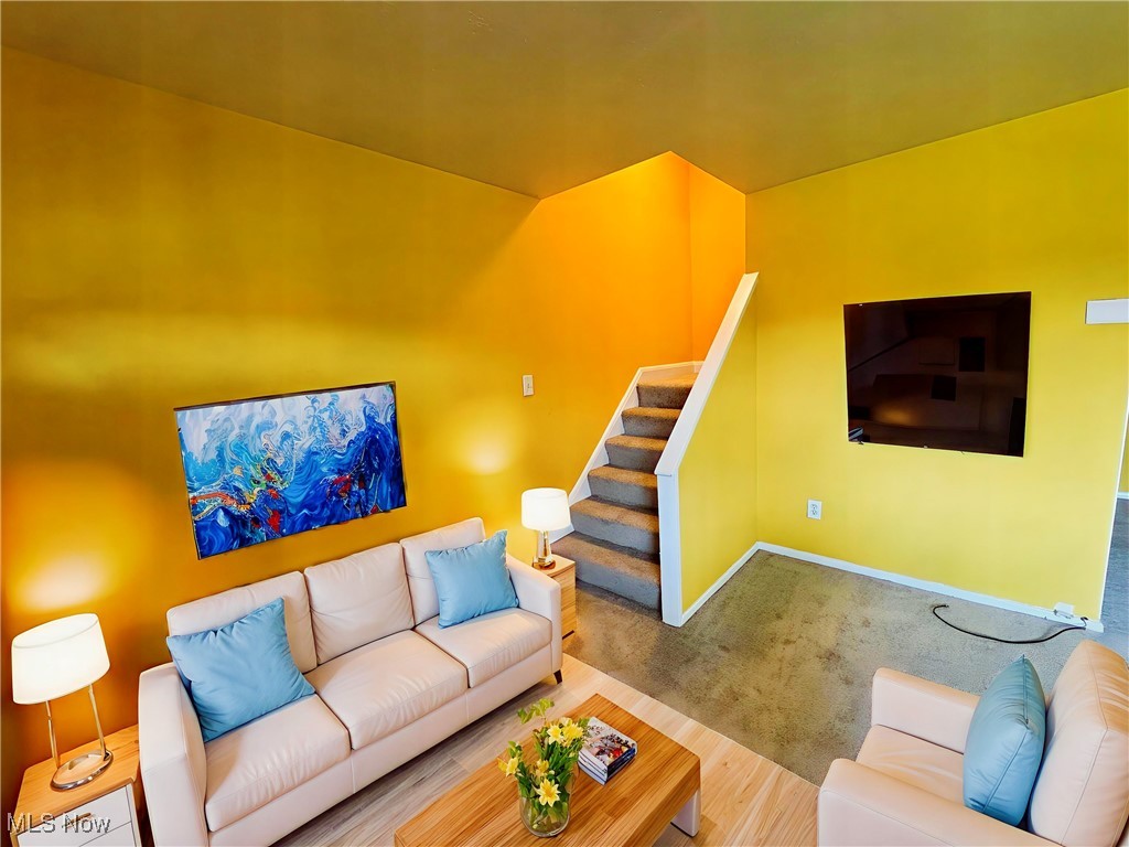 Banbury Village Condo - Residential