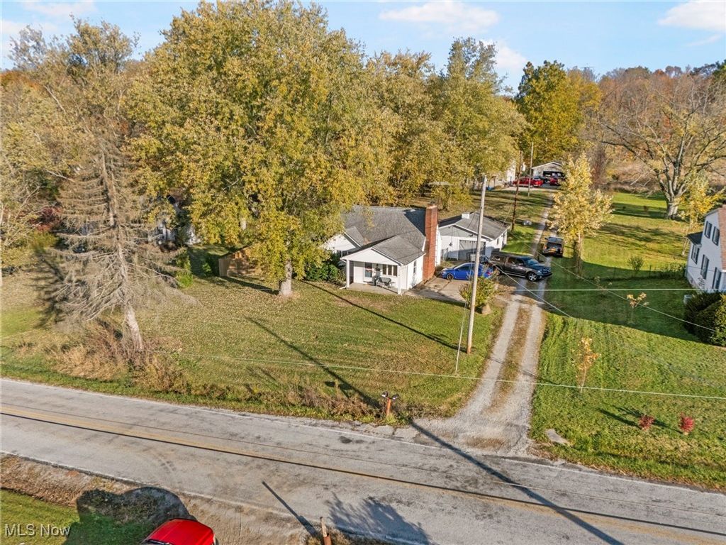 Photo of 1611 Village Street SE, Canton, OH 44707 (MLS # 5167959)
