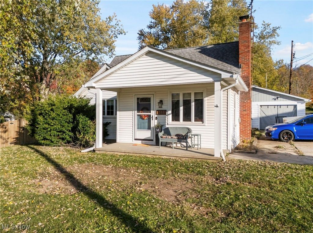 Photo of 1611 Village Street SE, Canton, OH 44707 (MLS # 5167959)