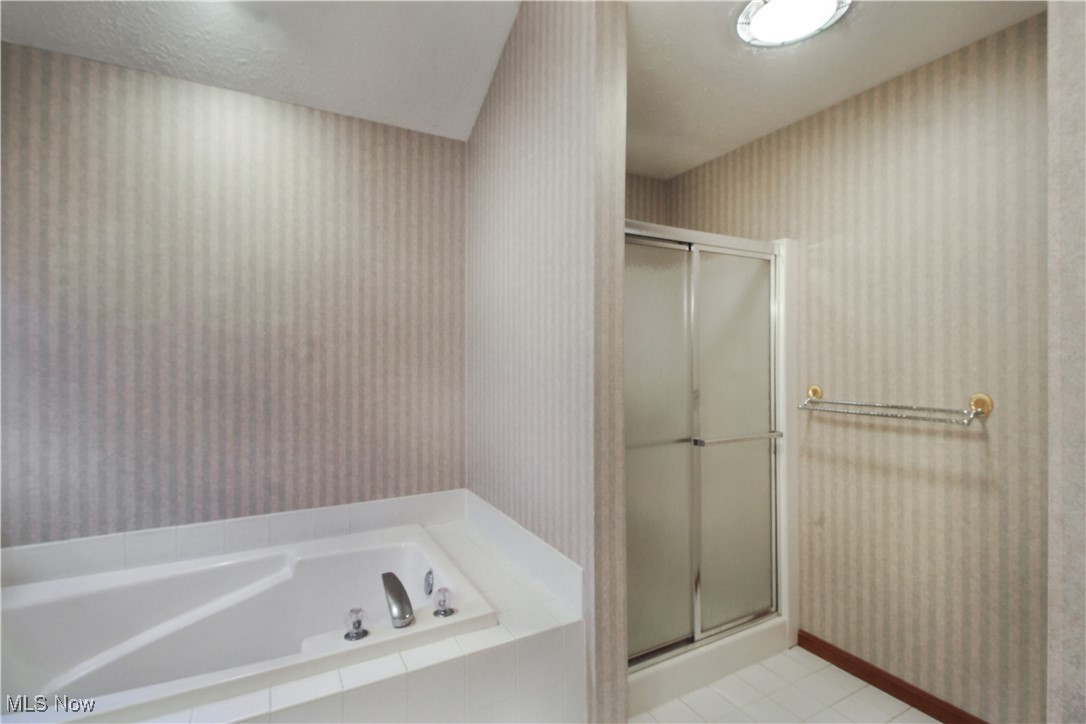 28420 Glen Hollow Lane, Olmsted Falls, Ohio image 19
