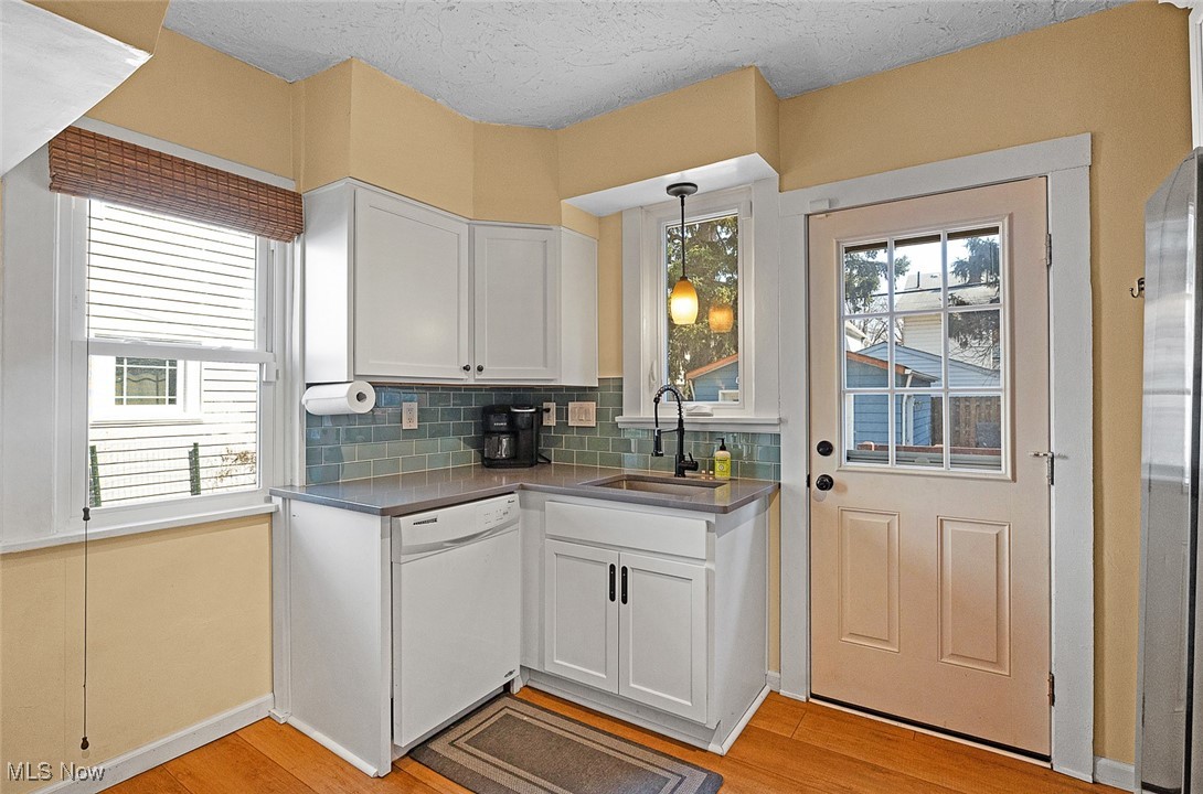 1481 Larchmont Avenue, Lakewood, Ohio image 11