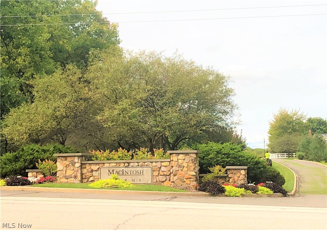 Macintosh Farms Condo 02 - Residential