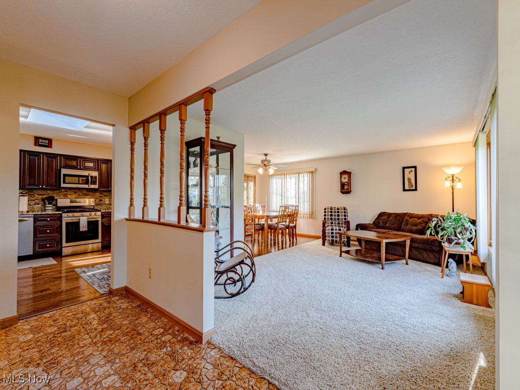 1071 Gettysburg Drive, Parma, Ohio image 3