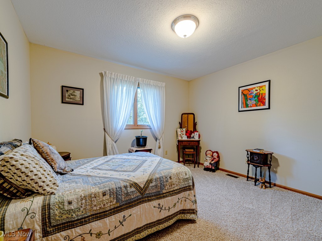 1071 Gettysburg Drive, Parma, Ohio image 18