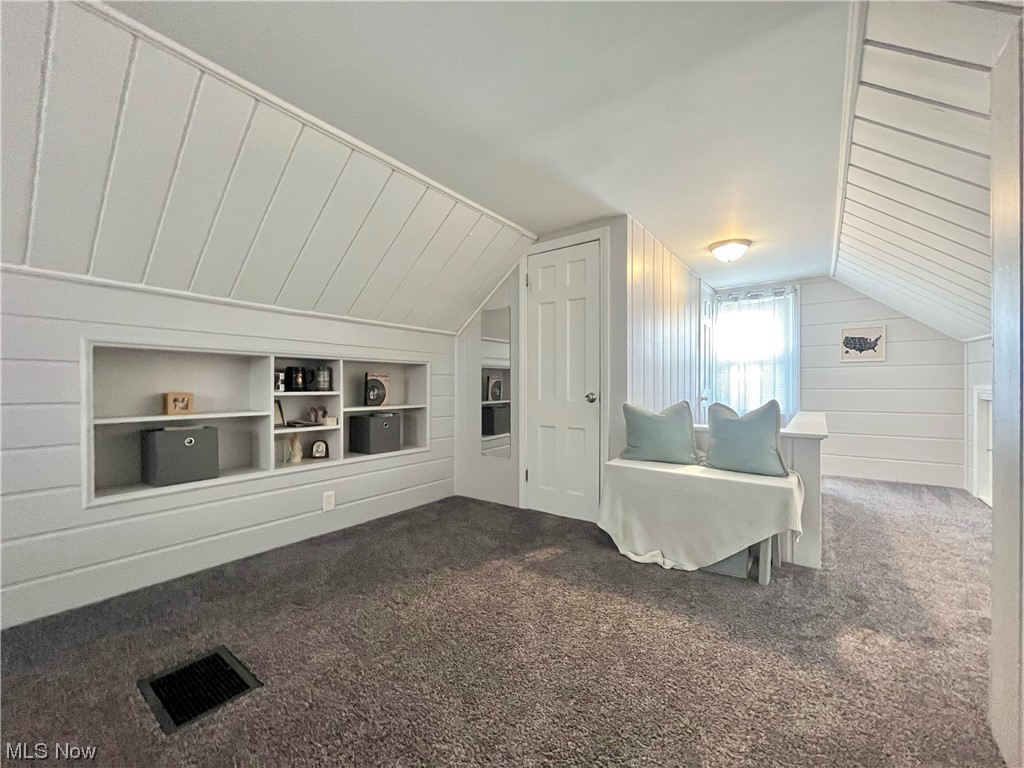 Lorain Woods - Residential