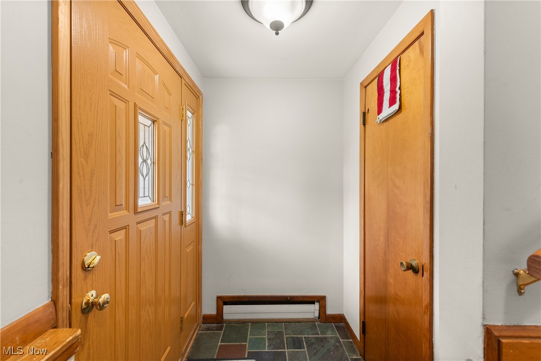 28023 Terrace Drive, North Olmsted, Ohio image 5