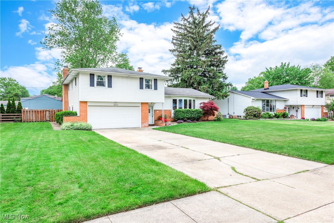 28023 Terrace Drive, North Olmsted, Ohio image 3