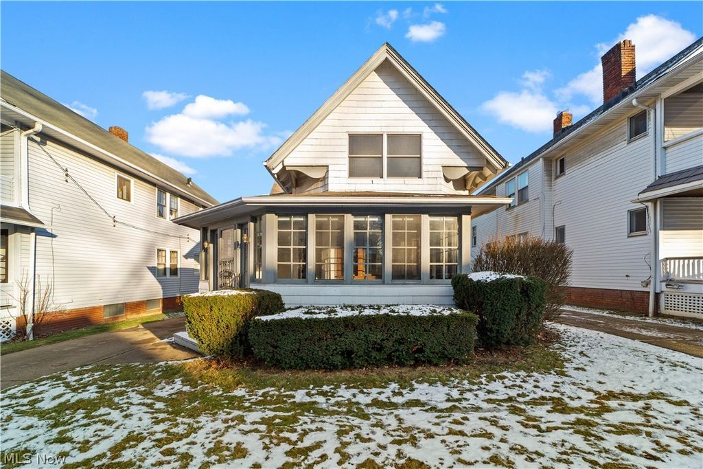 Photo of 3313 W 111th Street, Cleveland, OH 44111 (MLS # 5186774)