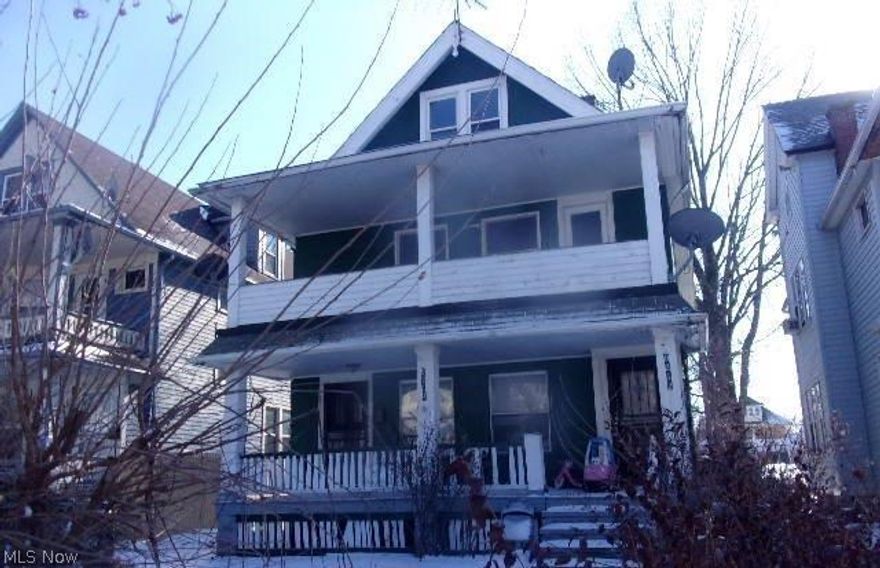 Great rental potential with your finishing touches. Near the highway, restaurants, grocery store, and the lake.