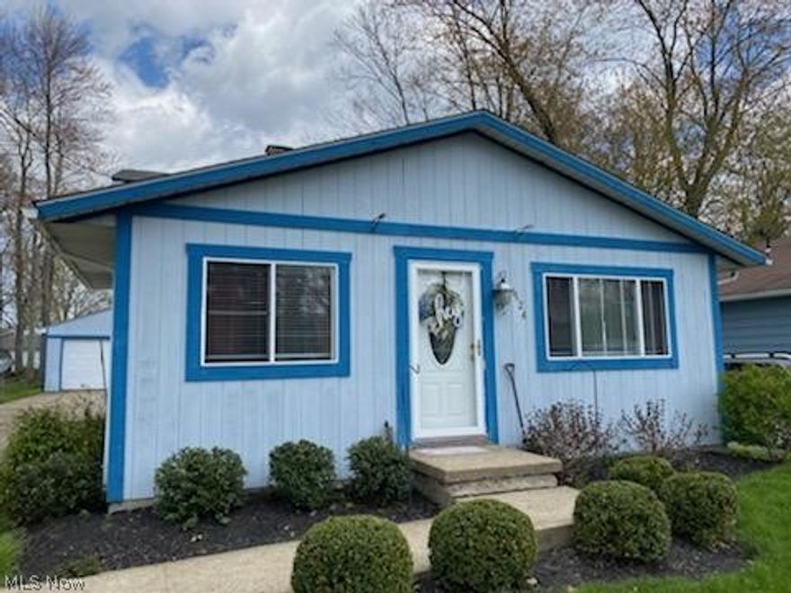 Spring is here and welcome to a season of fresh inspiration! 1124 Bryce offers 1400 plus square feet of living space graced with charm and awaits your personal touch. Call today and begin making your memories, make your dream a reality.