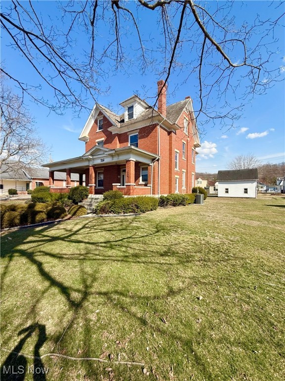 706 Dewey Avenue, Saint Marys, West Virginia image 3