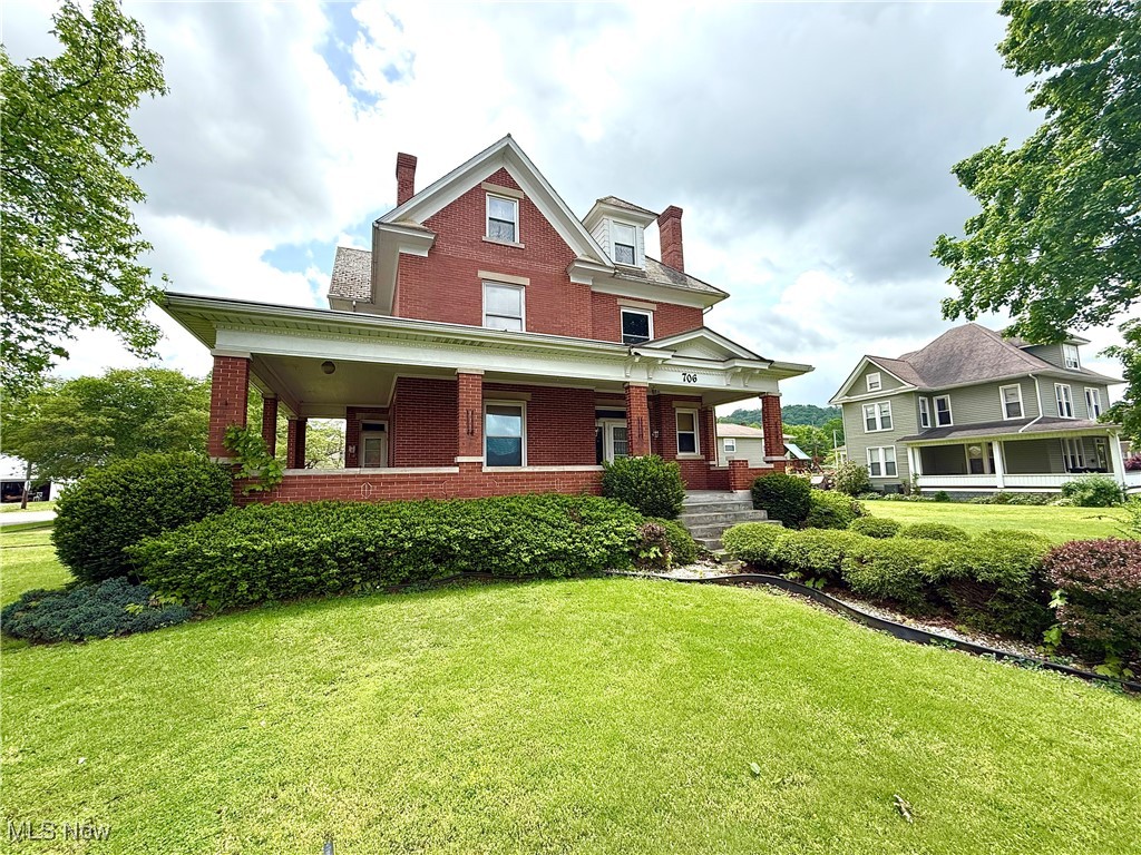 706 Dewey Avenue, Saint Marys, West Virginia image 1