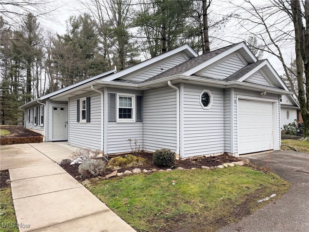 Photo of 102 Burlington Oval Drive, Chardon, OH 44024 (MLS # 5178299)