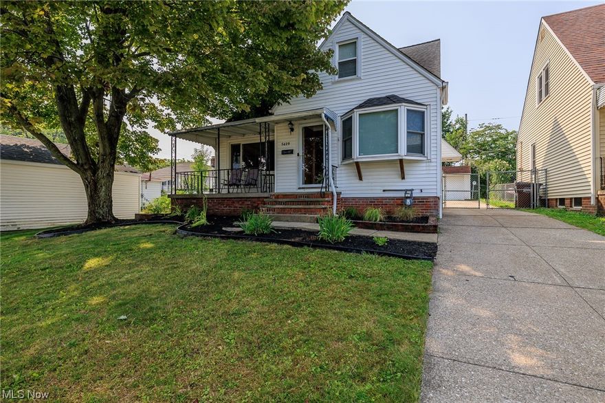 Come one, Come all! This move-in ready, three bed, two bath cape cod located on a quiet street. This Home features a large living space that flows into an eat-in kitchen with granite countertops. Upstairs features a cute reading nook, and large bedroom. All appliances included! Perfect for a family or an individual looking for something very low maintenance.