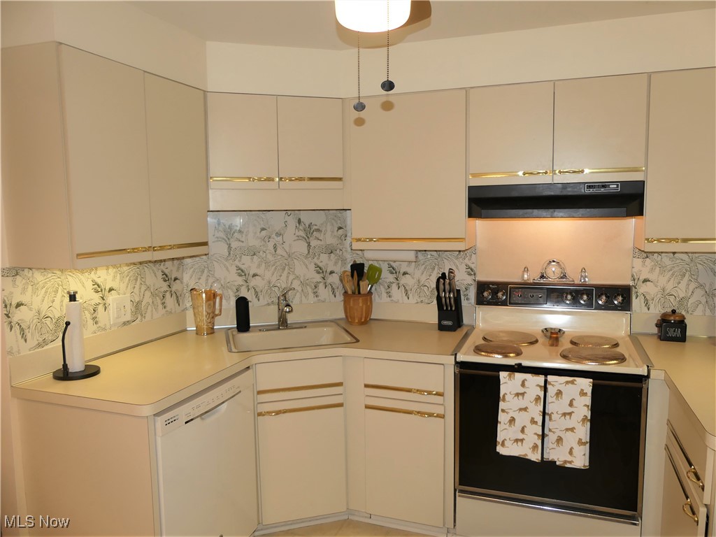 King James South Condo B - Residential