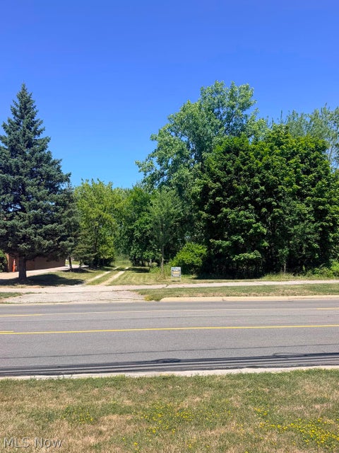 Photo for 24877 Broadway Avenue