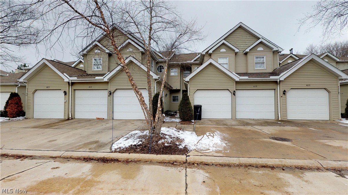 Woodhawk Club Condo II Ph III - Residential