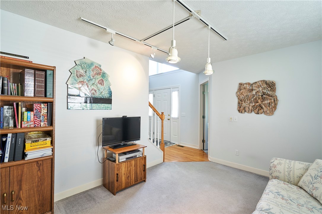 Fairlawn, Ohio 44333, United States, 3 Bedrooms Bedrooms, ,3 BathroomsBathrooms,Residential,Active,210398