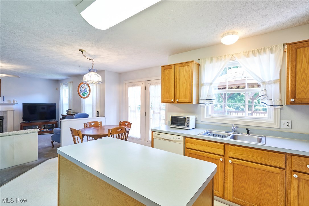 Fairlawn, Ohio 44333, United States, 3 Bedrooms Bedrooms, ,3 BathroomsBathrooms,Residential,Active,210398