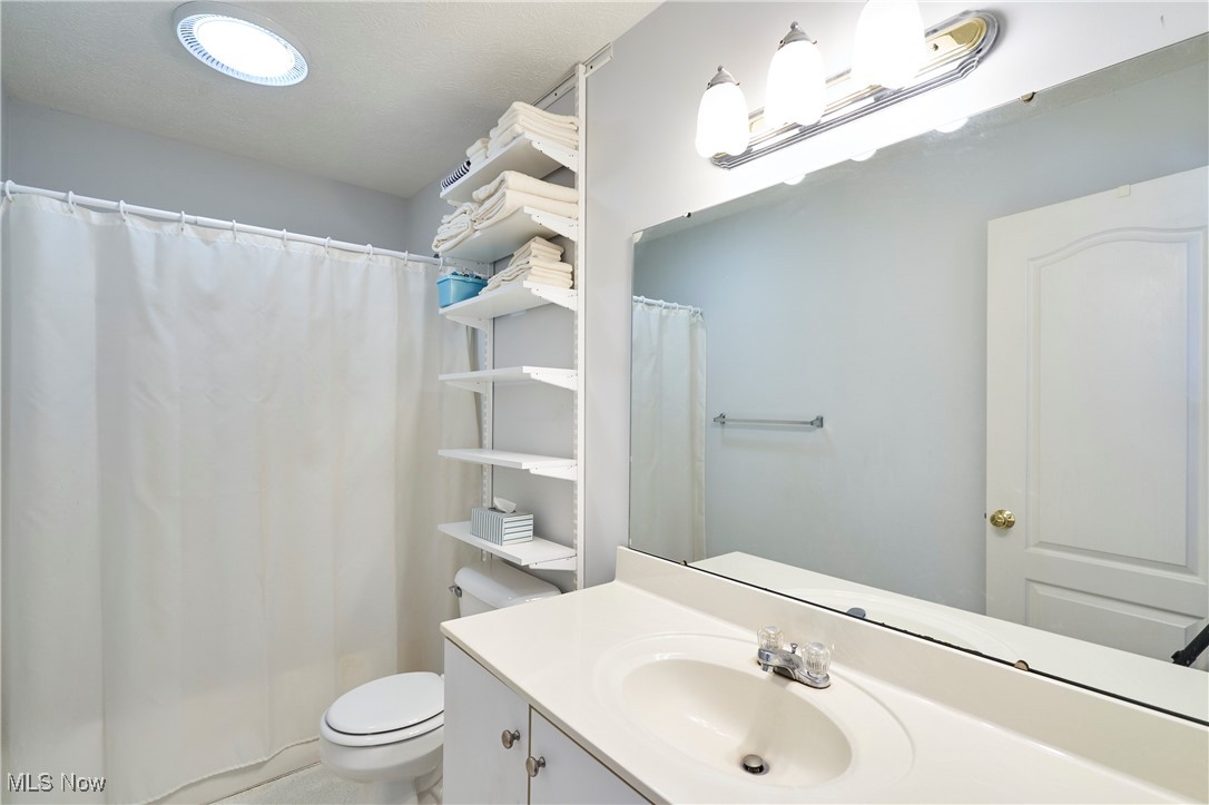 Fairlawn, Ohio 44333, United States, 3 Bedrooms Bedrooms, ,3 BathroomsBathrooms,Residential,Active,210398