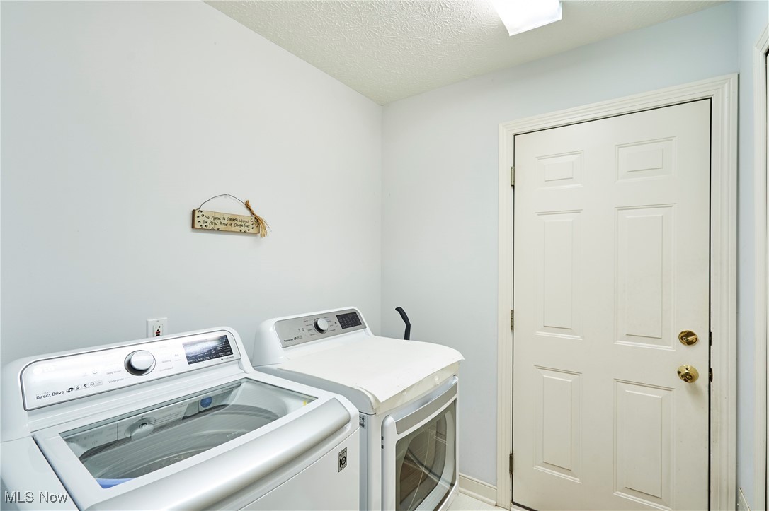 Fairlawn, Ohio 44333, United States, 3 Bedrooms Bedrooms, ,3 BathroomsBathrooms,Residential,Active,210398