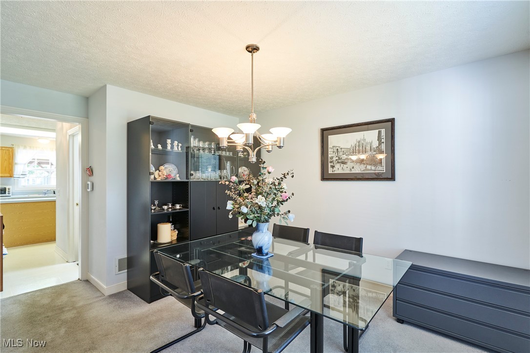 Fairlawn, Ohio 44333, United States, 3 Bedrooms Bedrooms, ,3 BathroomsBathrooms,Residential,Active,210398