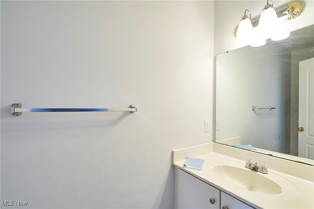 Fairlawn, Ohio 44333, United States, 3 Bedrooms Bedrooms, ,3 BathroomsBathrooms,Residential,Active,210398