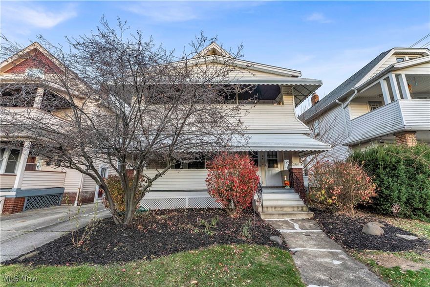 2099 Elbur | DN, Lakewood - Spacious 2-bed 1-bath multi-family home! //

$ 1275 rent / $ 1275 deposit //
$55 application fee per adult //
1-2 pets OK in this unit. After application pre-approval, a PetScreening is required for any animals to proceed with one of our properties; a PetScreening affidavit is still required if you have no pets. (Some breed restrictions apply per HUD guidelines). //
NO SMOKING //
1 time $169 non-refundable set up fee paid at lease signing //

$35/month required resident benefit package; can include personal property/liability insurance for an additional $10/month for $45/month total. //

After application Pre-Approval 1 applicant per household application is required to fill out a PetScreening application, before being about to proceed with placing a Reservation Fee for one of our properties.  You will receive a pre-approval for your application and in order to proceed, the PetScreening is required. Even if you have NO pets - this application must be filled out. One time, non-refundable pet fee of $250-600 per animal applies to all pets & must be paid before or when you pay your first month rent. (No fee for qualified assistance animals). //

Our application is processed through secure site: Findigs, and they require ID and income verification. Without this, your application will not be processed. They offer 24/7 chat support on their application directly if you have any questions. //

BEDROOMS: 2 //
BATHROOMS: 1 //
APPLIANCES PROVIDED: Fridge, stove, and dishwasher //
UTILITIES / RESIDENT RESPONSIBILITY: Resident pays gas and electric and is responsible for snow removal. //

Serious inquiries only.