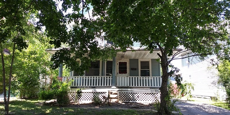 Huge single family Colonial. 6 Bedrooms 2 bathrooms.! Close To Shopping And I-90. Huge Two Car Garage, Large Front Porch And Deck On The Back! Loads Of Storage. Come make it your own! This is a Fannie Mae Homepath property.