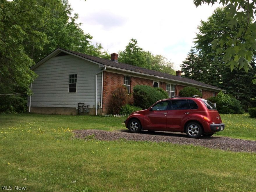 Great location for this Howland DUPLEX,one side completly renovated unoccupied. Srcond side occupied and needs updated. Full basements, large lot. Close to schools and shopping. Occupied side rents for $560 with reduced rent for cutting grass.