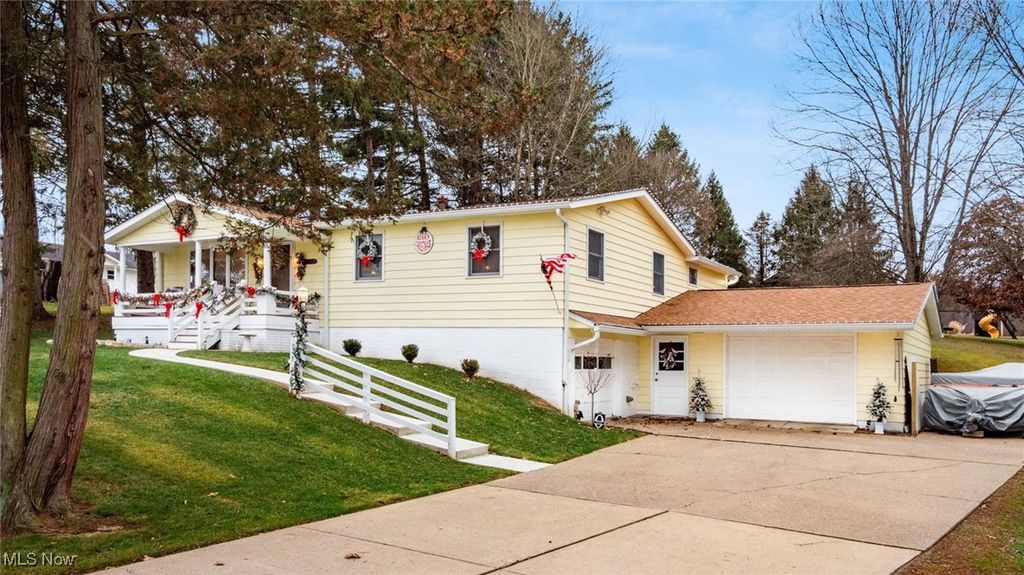 Photo of 1268 Ellen Drive, Zanesville, OH 43701 (MLS # 5178634)