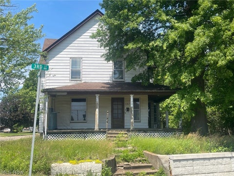 Homes For Sale - 151 3rd Street<br/> Strasburg, OH 44680