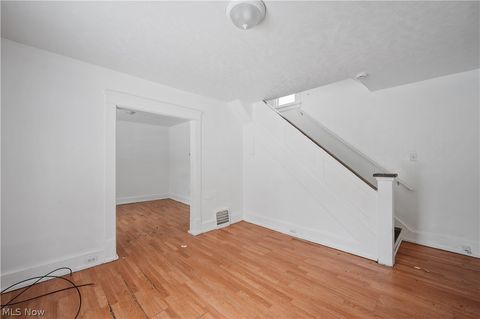 Tiny photo for 434 Matthews Street, Akron, OH 44306 (MLS # 5187010)