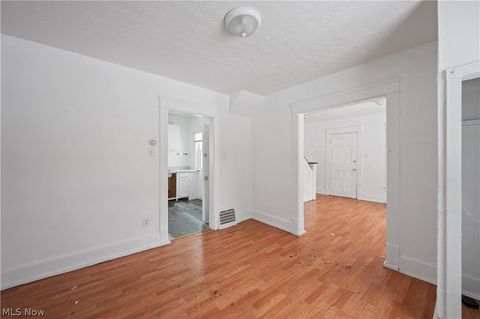 Tiny photo for 434 Matthews Street, Akron, OH 44306 (MLS # 5187010)