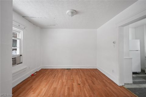 Tiny photo for 434 Matthews Street, Akron, OH 44306 (MLS # 5187010)