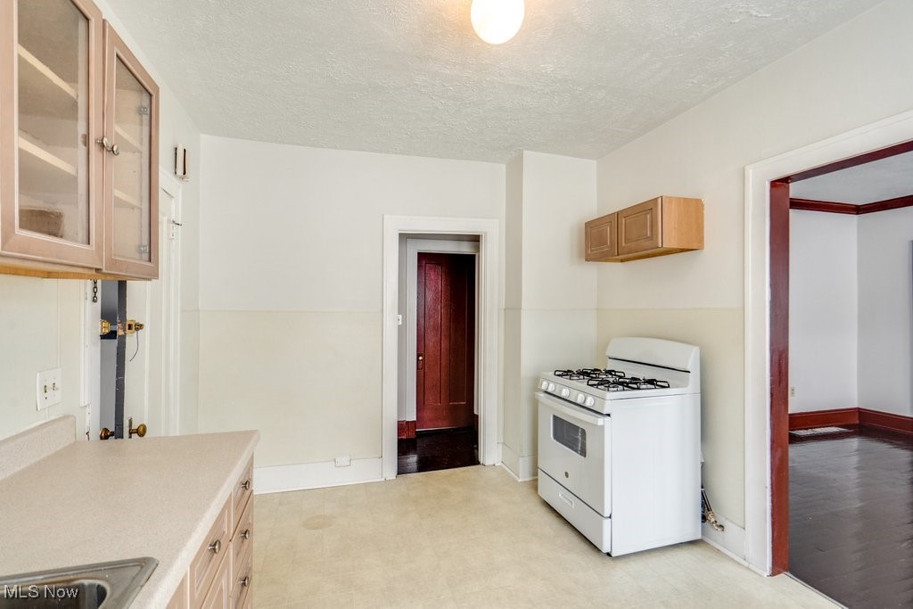 Lorain Hlnds Resub - Residential Lease