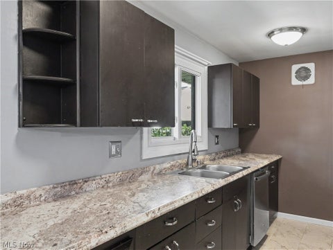 Tiny photo for 1515 Collinwood Circle, Cuyahoga Falls, OH 44221 (MLS # 5245989)