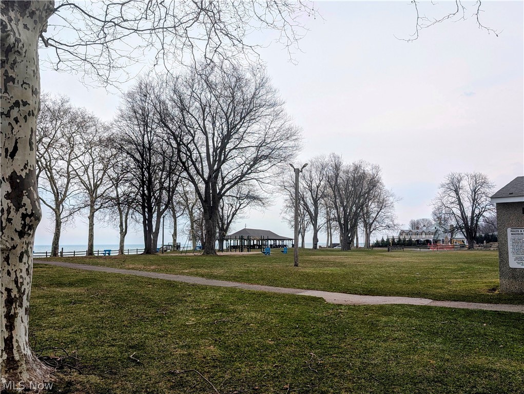 Madison-On -The-Lake - Land