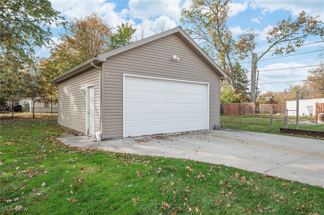 29310 Green Drive, Willowick, Ohio image 32