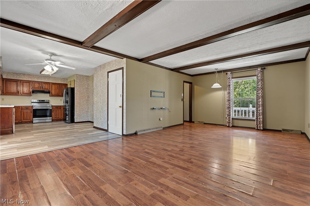 1056 Mohawk Trail SW