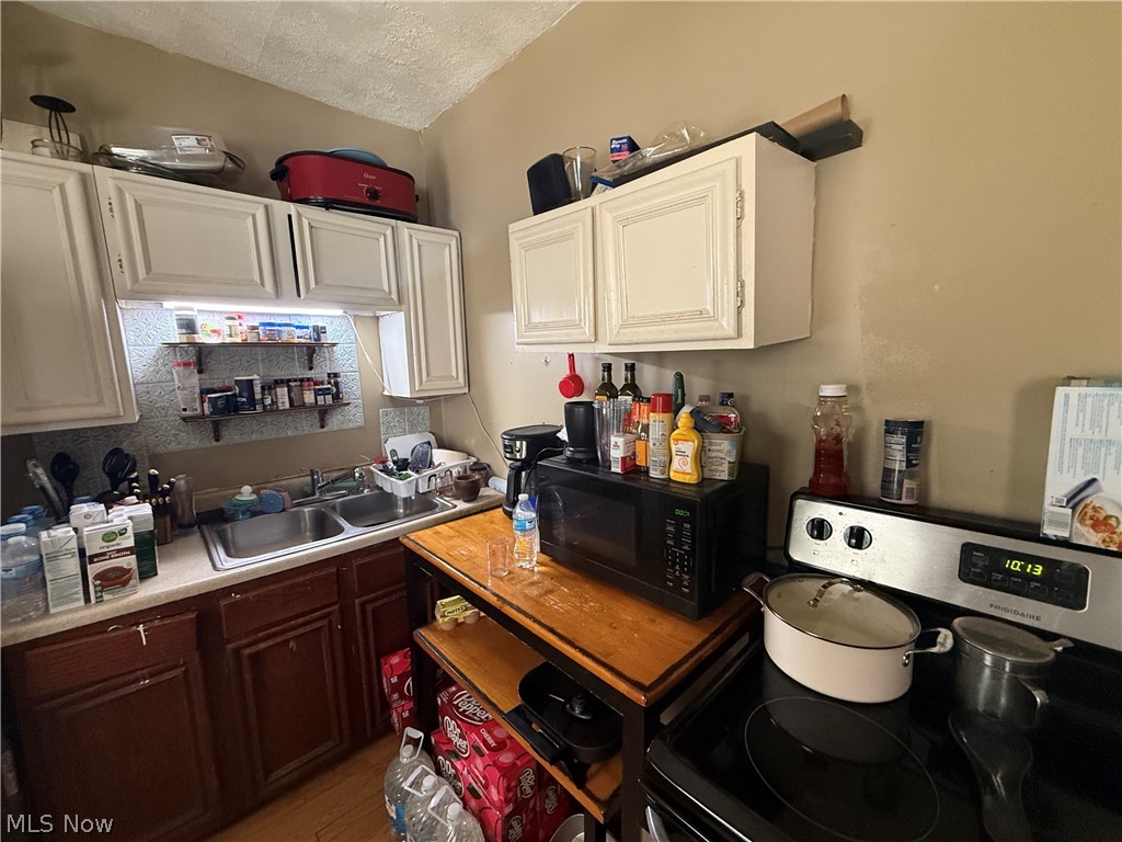 Rosser & Robinsons Add 01 - Residential