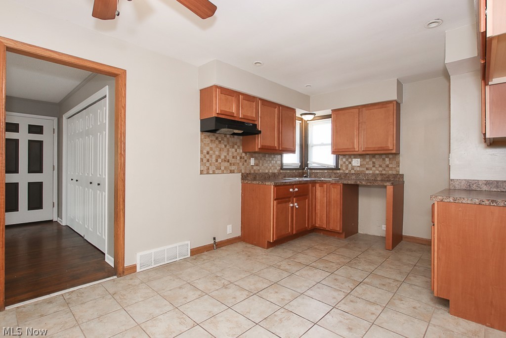 S H Kleinman Realty Cos Utopi - Residential Lease