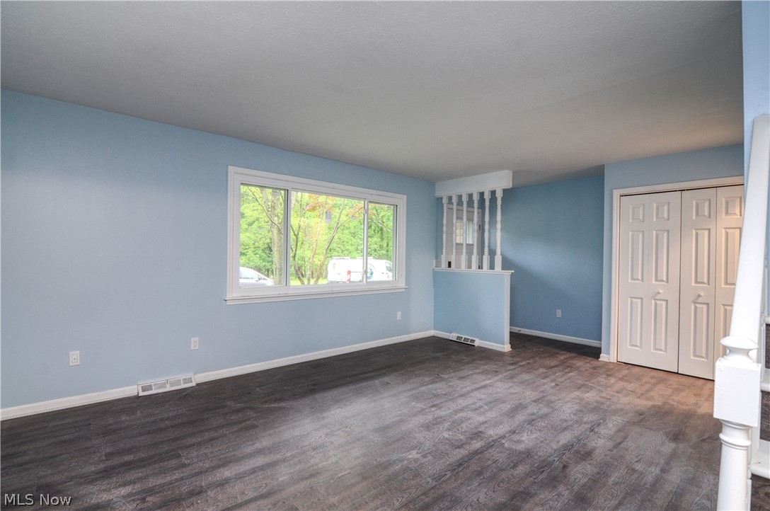 Regal Arms Condo - Residential