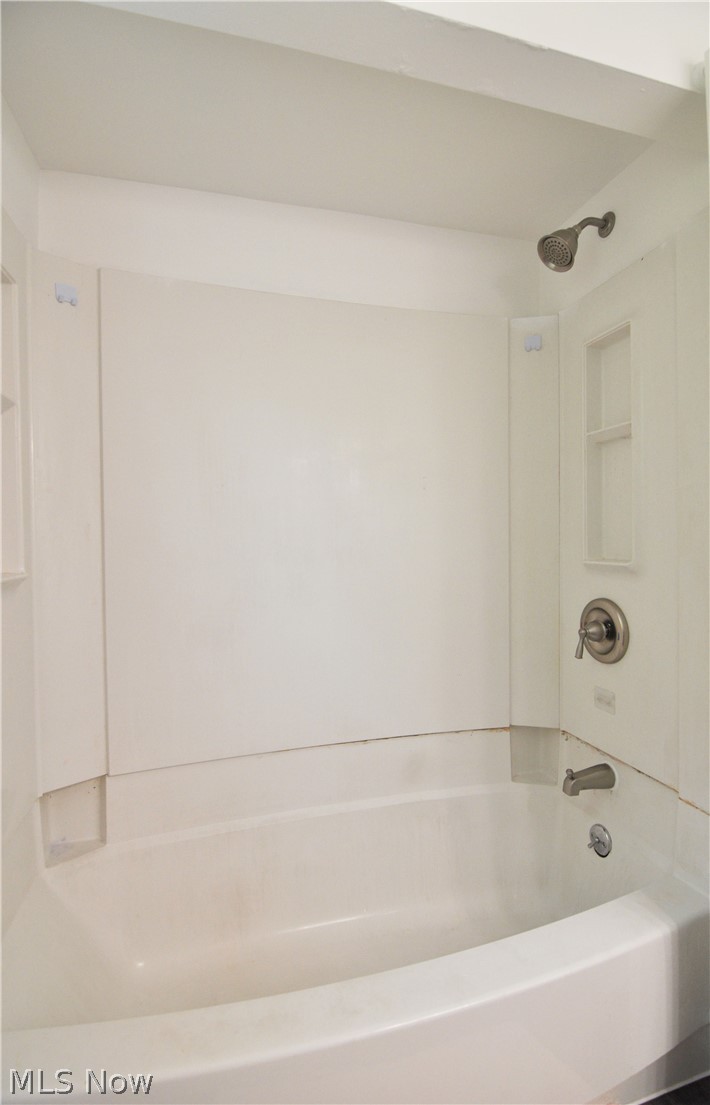 Regal Arms Condo - Residential